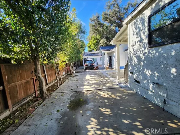 7423 Owensmouth AVE, Canoga Park, CA 91303