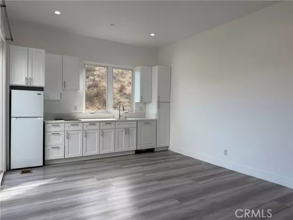 Simi Valley, CA 93063,988 Alta Vista RD