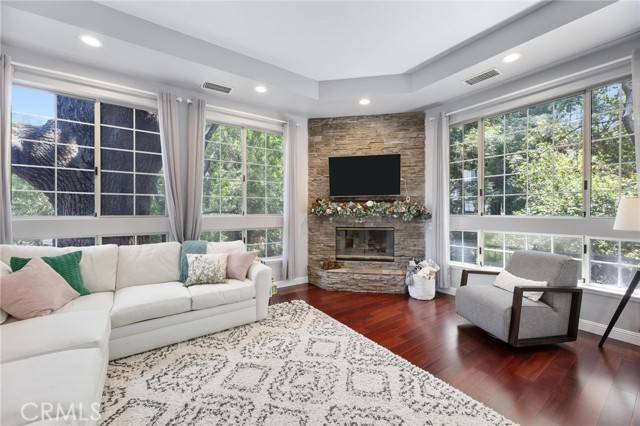 23163 Mulholland DR #6, Woodland Hills, CA 91364