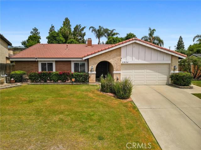 5904 Medio Luna AVE, Bakersfield, CA 93306