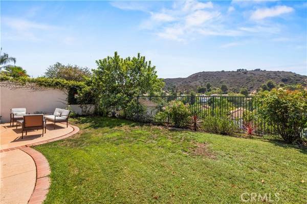 3703 Calle Jazmin, Calabasas, CA 91302