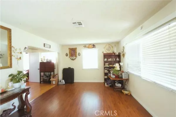 5462 B ST, Chino, CA 91710