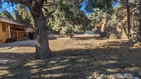 2076 Shady LN, Big Bear City, CA 92314