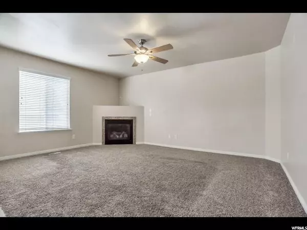 Lehi, UT 84043,4413 CHESTNUT OAK DR