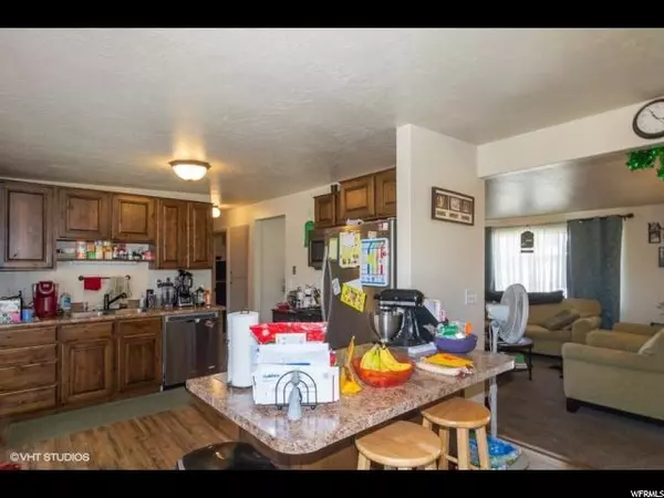 Layton, UT 84041,164 E EMERALD DR N