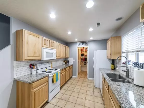 Tooele, UT 84074,896 N OPAL LN