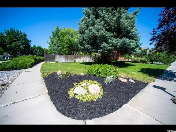 Cottonwood Heights, UT 84121,7268 S MACINTOSH LN E