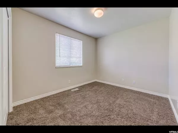 Kearns, UT 84118,5347 W RIDGE FLOWER WAY