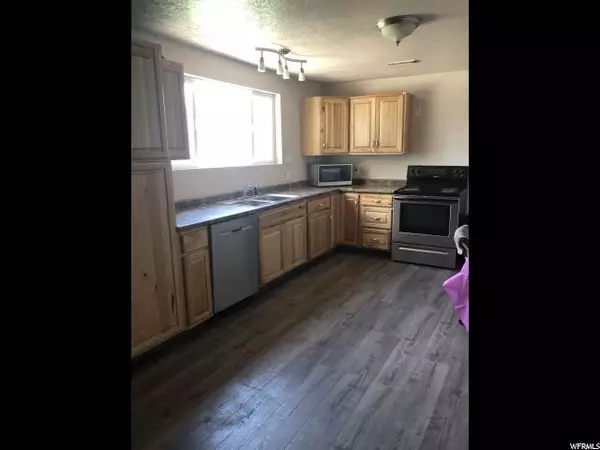 Huntington, UT 84528,355 W 300 N