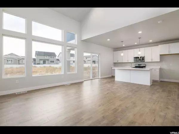 Herriman, UT 84096,5323 W AUTUMN MOON LN S #105