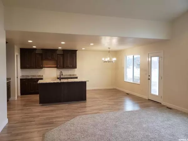Layton, UT 84041,518 N 3700 W #315