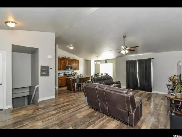 Tooele, UT 84074,889 W SUNDOWN LN #6213