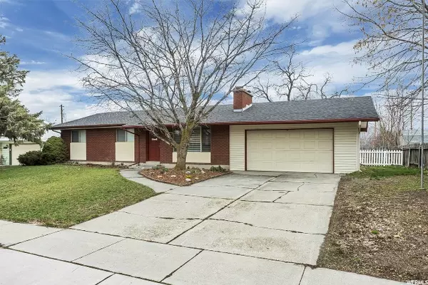 Murray, UT 84107,6089 S GLEN OAKS ST E