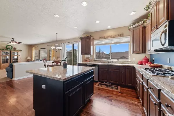 Lehi, UT 84043,2199 WHISPER WOOD DR