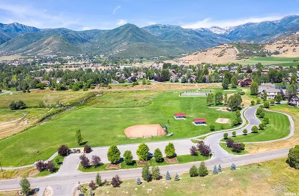 Midway, UT 84049,320 E DEER RIDGE WAY #14