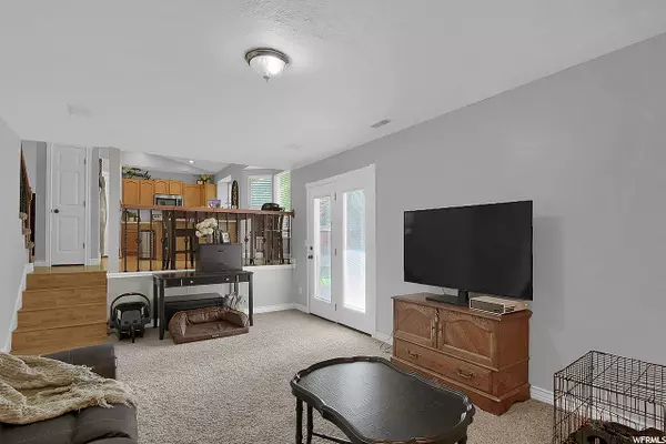 West Jordan, UT 84088,7920 S PALLADIUM DR W