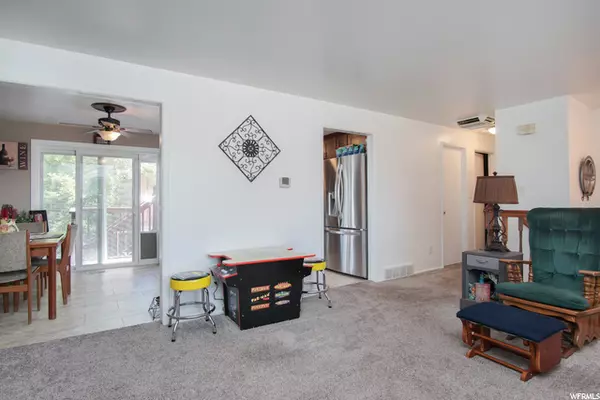 Clinton, UT 84015,1762 N 670 W