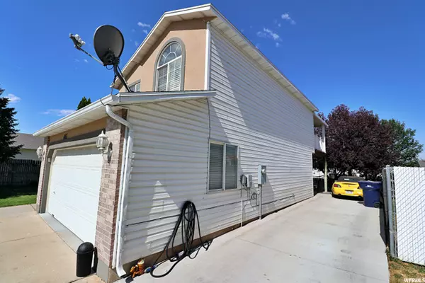 Roy, UT 84067,4165 LILY DR.