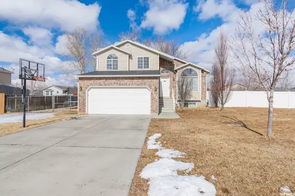 1132 W 2400 N,  Clinton,  UT 84015