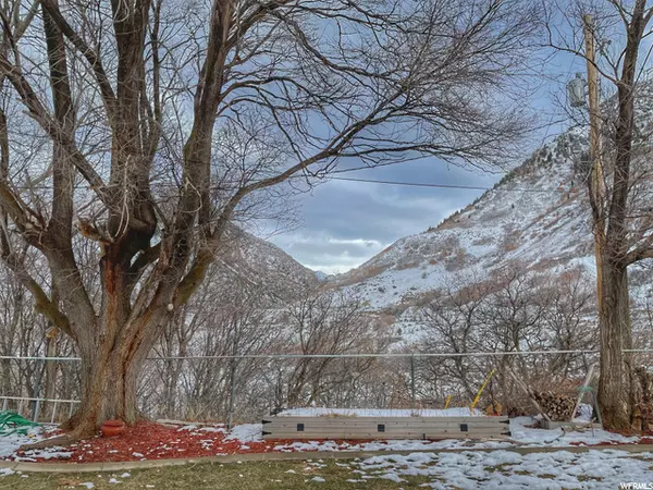 Ogden, UT 84401,1956 S 1850 E