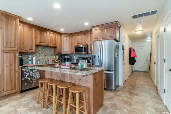 Layton, UT 84040,1804 E WHITETAIL DR. N