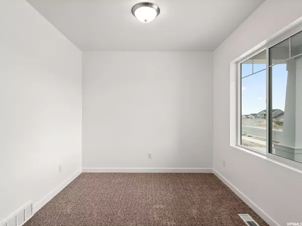 Syracuse, UT 84075,854 S 4050 W #329