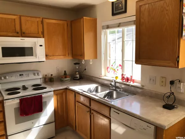 Provo, UT 84604,907 N 1760 W #9