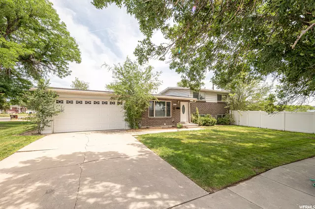 Midvale, UT 84047,8387 S HOOVER ST W