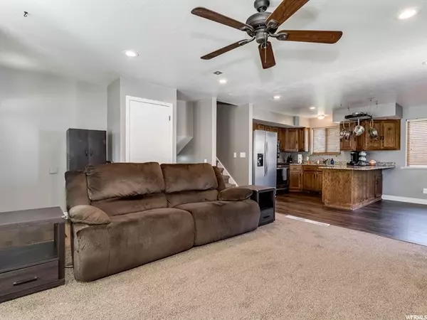 Farr West, UT 84404,2533 N 2250 W