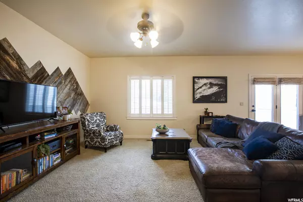 Midvale, UT 84047,7218 S VIANSA CT E