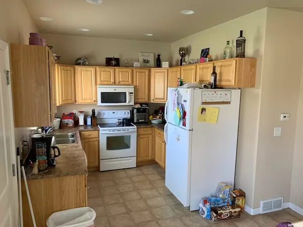 Vernal, UT 84078,300 S 1606 W #24