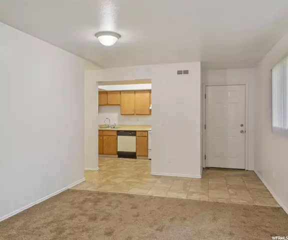 West Jordan, UT 84084,1801 W 7600 S #C104