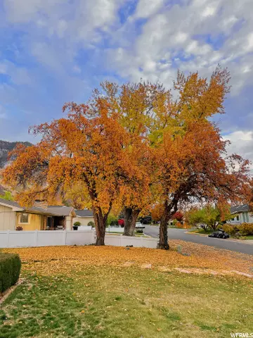 Provo, UT 84604,3220 MOHAWK LN