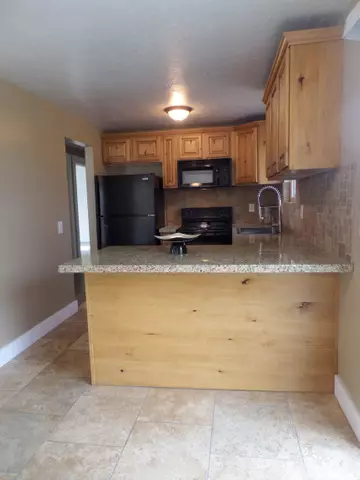 Ogden, UT 84404,996 E 500 N