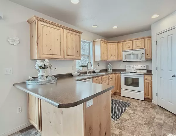 Maeser, UT 84078,471 S LADERA DR