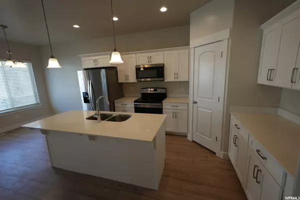 Vineyard, UT 84059,654 N 260 W #1209