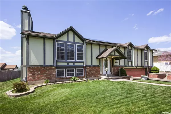 1043 N ASH DR,  Layton,  UT 84040