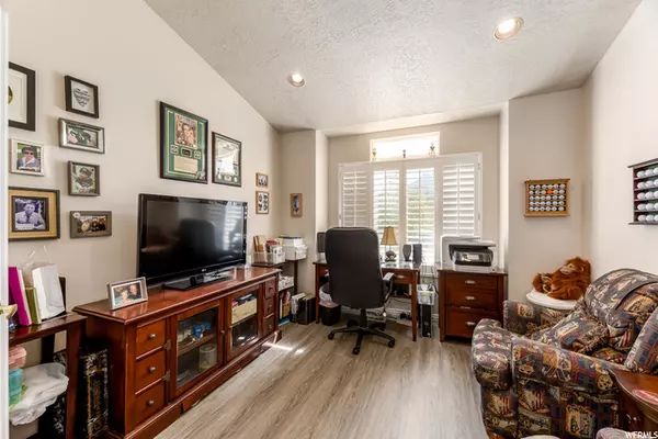 Murray, UT 84107,5304 S BAKER