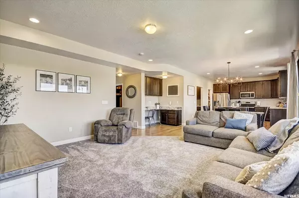 South Jordan, UT 84009,3744 W GRASSY MEADOW DR