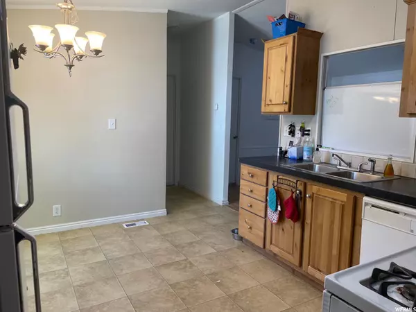 Clearfield, UT 84015,526 N 1350 W #204