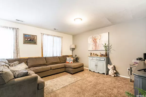 Tooele, UT 84074,904 N 1480 E