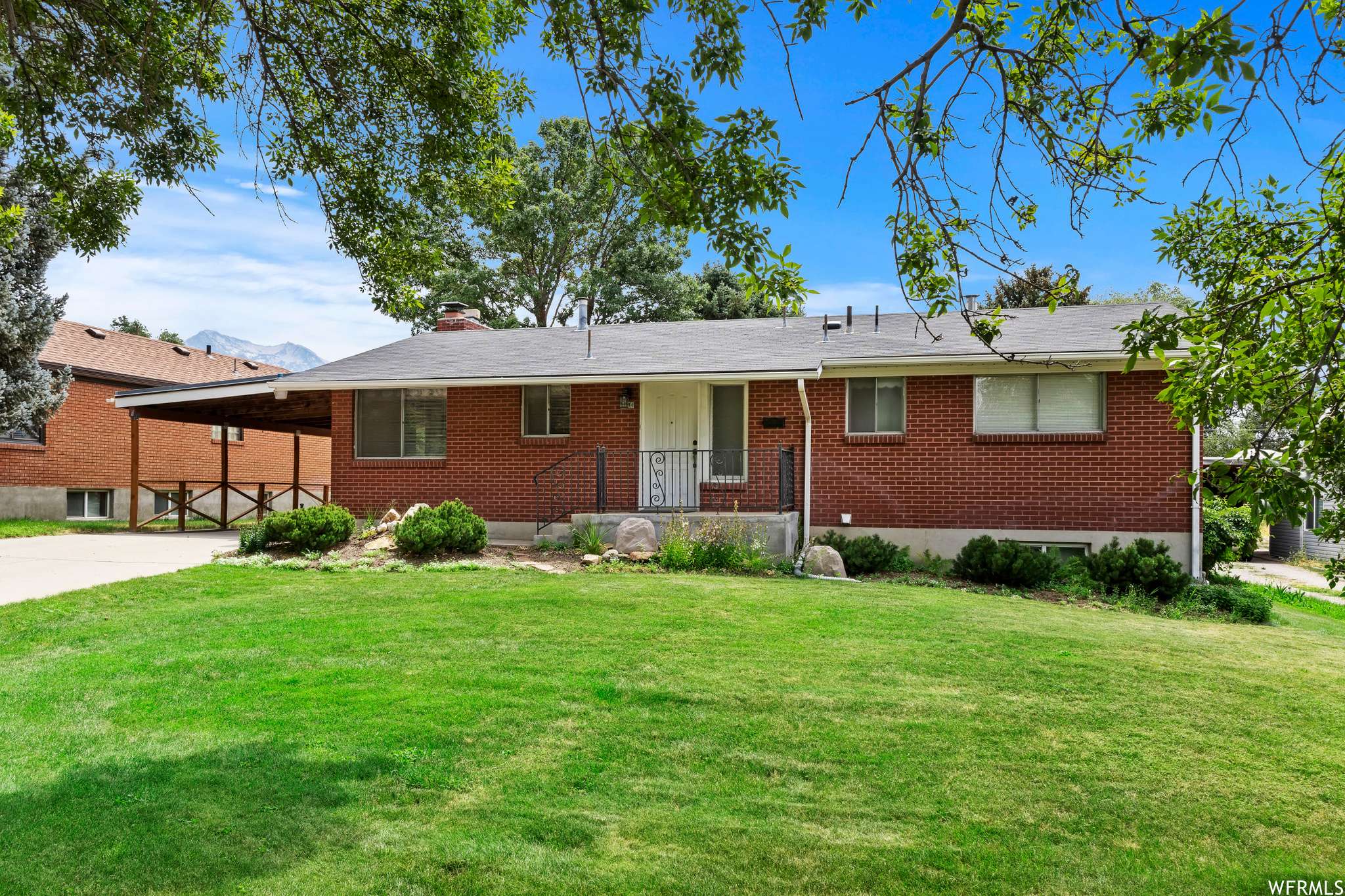 Cottonwood Heights, UT 84121,2244 E 6450 S