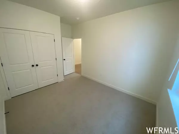 Herriman, UT 84096,6253 W SIGNAL CREST DR S #222