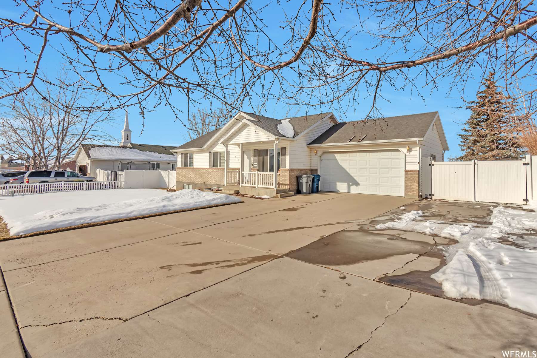 Santaquin, UT 84655,437 E 560 S