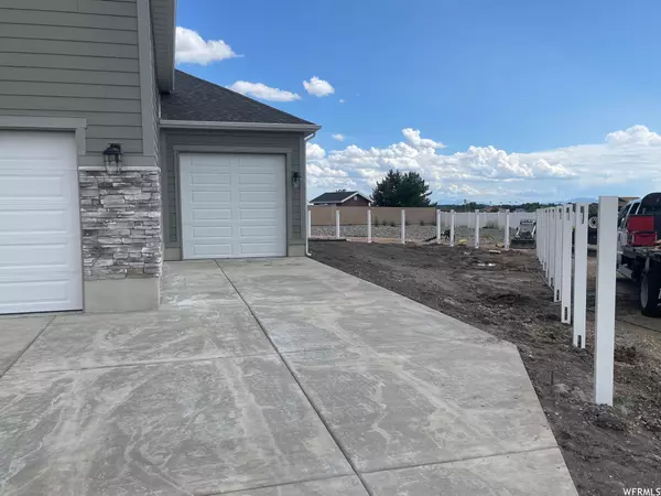 Pleasant View, UT 84414,1359 W 3075 N #205