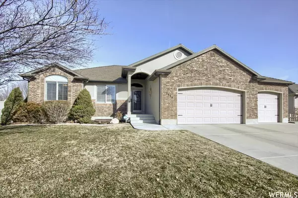 2434 W 1900 S,  Syracuse,  UT 84075