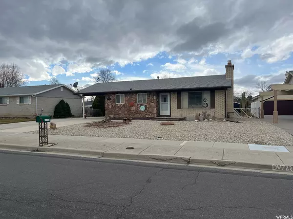 Sandy, UT 84070,9888 S 475 E