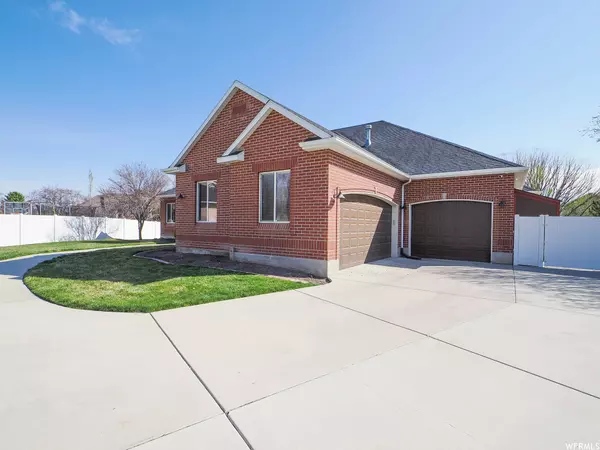 South Jordan, UT 84095,11461 S CHAPEL RIDGE CIR W