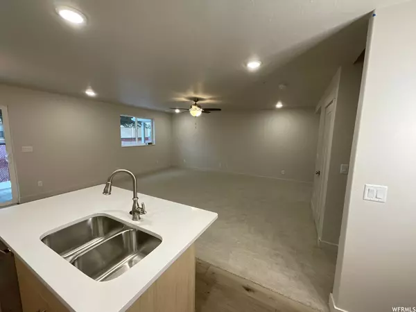 Washington Terrace, UT 84405,4942 S 475 W