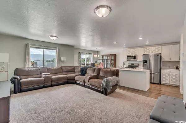 Lehi, UT 84043,3569 W GRASSLAND DR